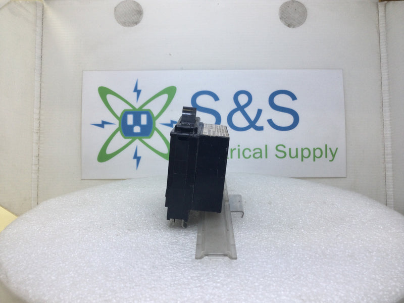 Square D QO1201021 20 Amp 1 Pole 120/240V Breaker w/ Shunt Trip