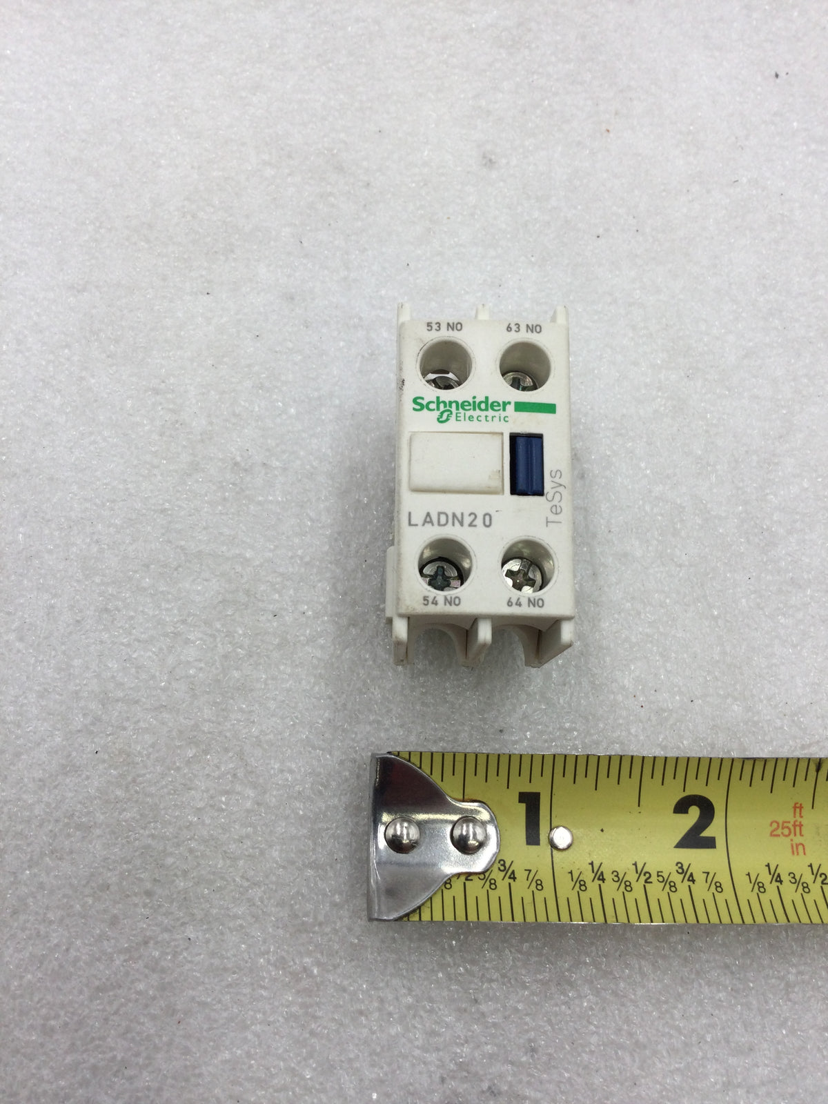 LADN22 - LADN22 - Auxiliary Contact Block, TeSys D, 2NO + 2NC Front Mounting Screw Clamp Terminals