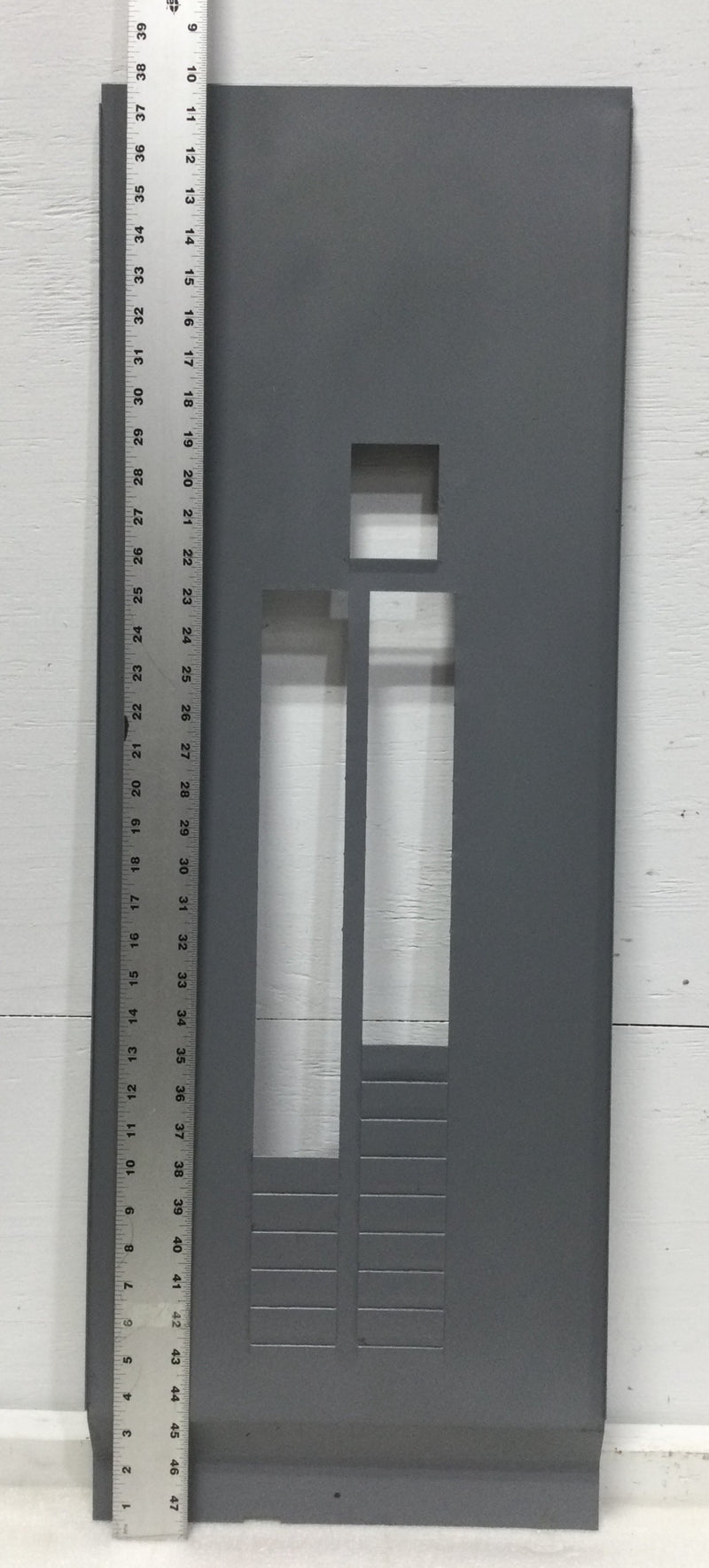 Challenger SLB20RN 40 Space 200 Amp 120/240V Dead Front Only w/Main