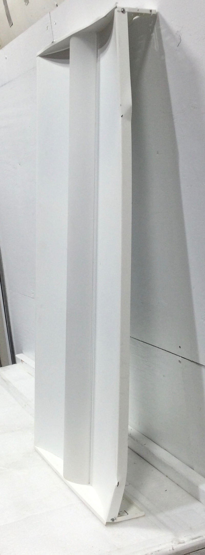 Columbia Lighting LCAT2440MLGEDU 14 Amp 277V LED Lighting Fixture -Cosmetic Flaw