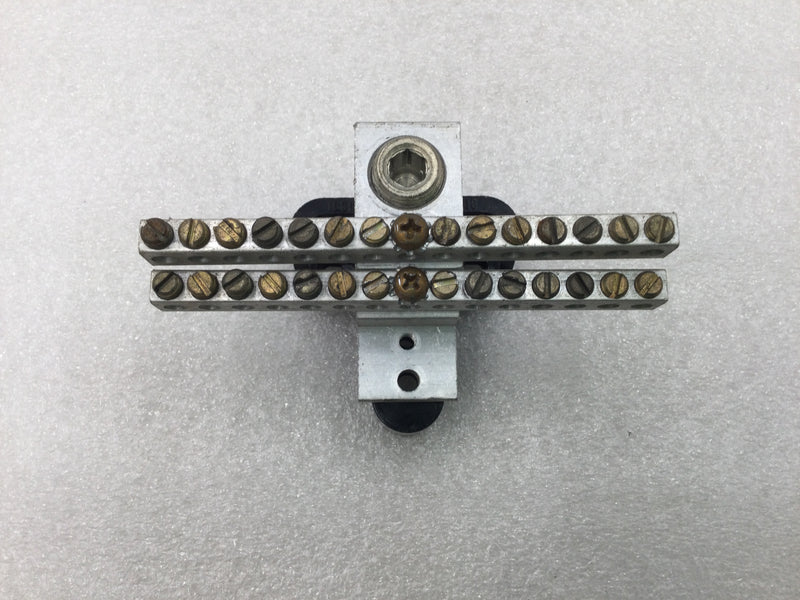 Ilsco 15 Position Double Stack Neutral Isolated Grounding Bar 4 3/4" x 2 3/4"