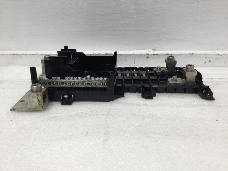 Square D RC816F200C 200 Amp 8 Space 120/240V Guts Only 15 1/2" x 11 1/2"