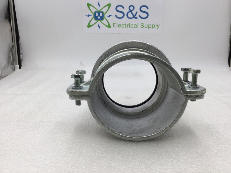 4" Malleable Flexible Conduit Squeeze Style Connector with Insulated Bushing