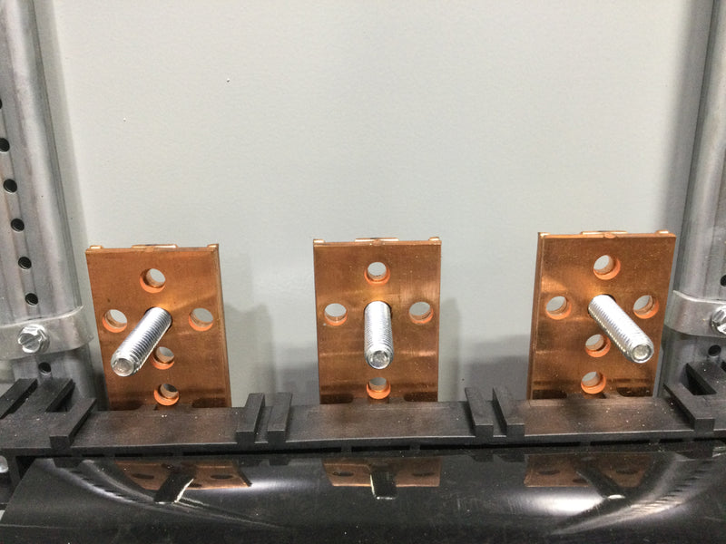 GE AQU3424RCX 400 Amp 208y/120v 3 Phase Panelboard 76-1/2" x 20" x 5-13/16"