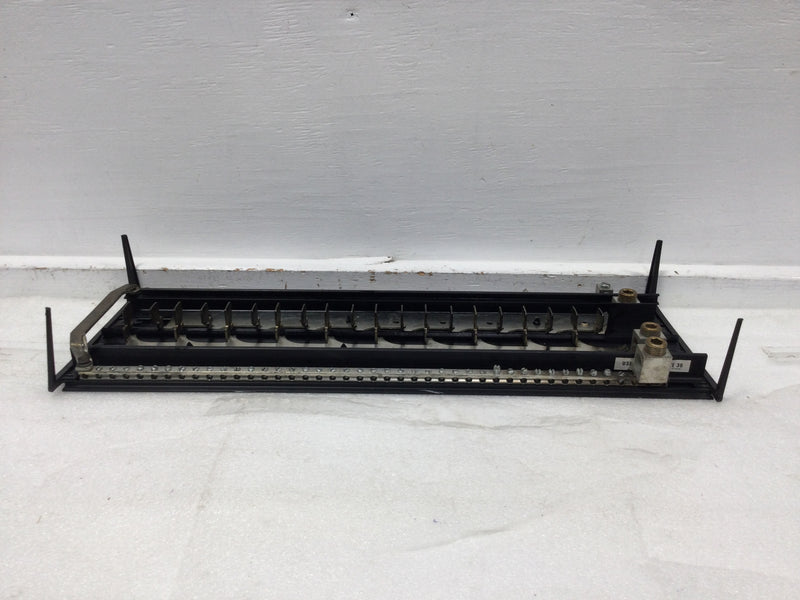 Siemens G4040ML1200 200 Amp 40 Space 120/240V Load Center Guts Only 9" x 24"