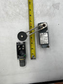 Siemens Limit Switch Assembly 3SE03-SA with DR1 Momentary Head