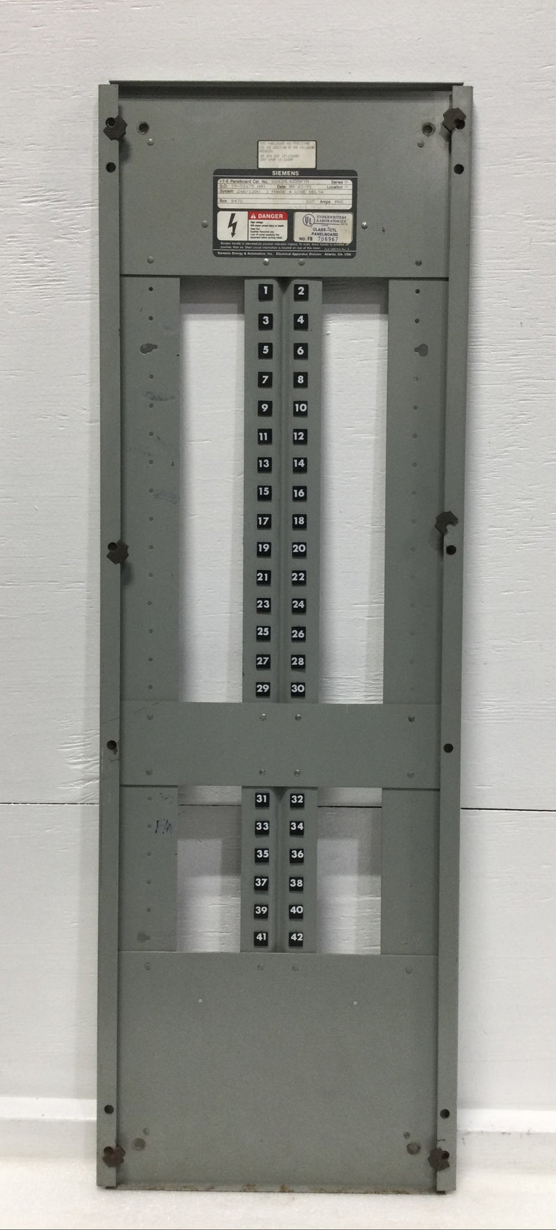 Siemens Dead Front Only ITE Panelboard No. Q242ML4225FTM 42 Space 225 Amp 120/240V 3 Phase 4 Wire Delta 39" x 12 7/8"
