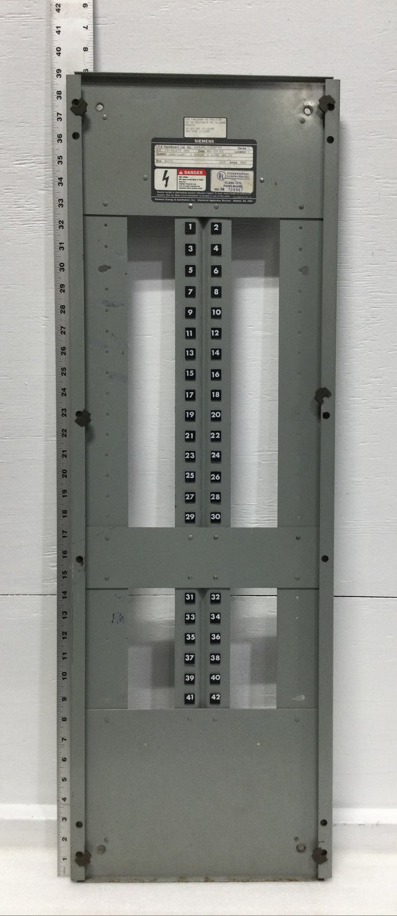 Siemens Dead Front Only ITE Panelboard No. Q242ML4225FTM 42 Space 225 Amp 120/240V 3 Phase 4 Wire Delta 39" x 12 7/8"