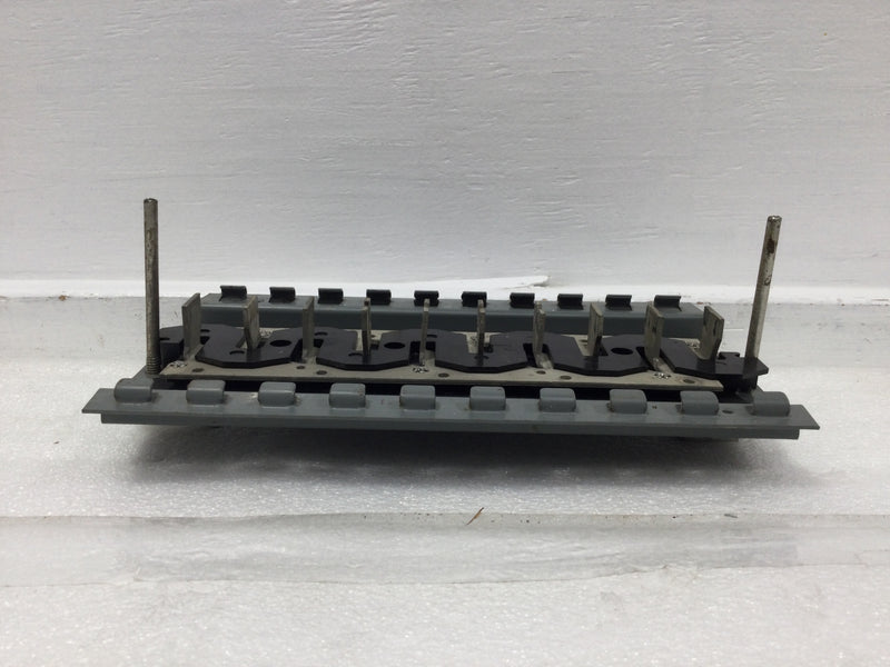 Siemens/ITE 10 Space/28 Circuit 120/240 VAC Guts Only No Lugs Load Center 6.5" x 11.5"