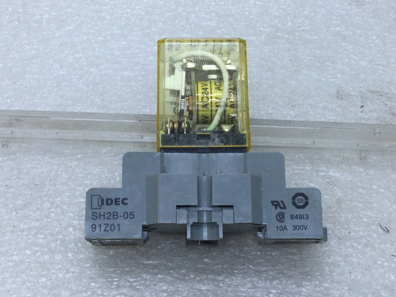 Idec RH2B-U Plug In Relay 110-120V 24V 50/60Hz 8-Blades/Includes Socket Base Idec SH2B-05 300V 10Amp
