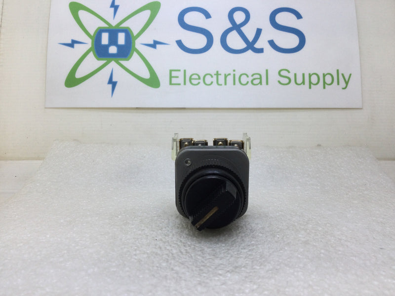 Allen-Bradley 800H-JR2 Heavy Duty 3-Position Series B Selector Switch 600 VAC Max
