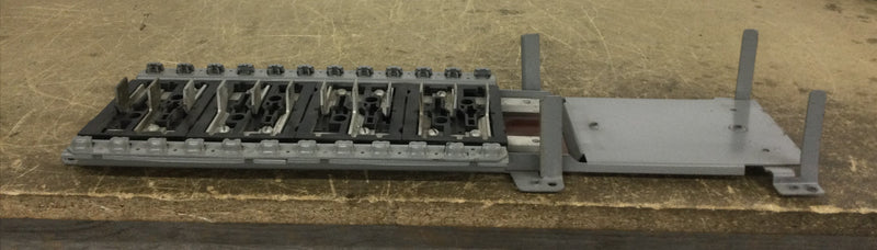 ITE 200 Amp 12 Space/24 Circuit 120/240 VAC Main Load Center Guts Only 6" X 21"