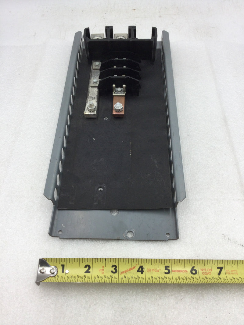 Cutler-Hammer CH8DM200LR 4 Space/8 Circuit 200 Amp 120/240 VAC Main Load Center Guts Only 6" X 14"