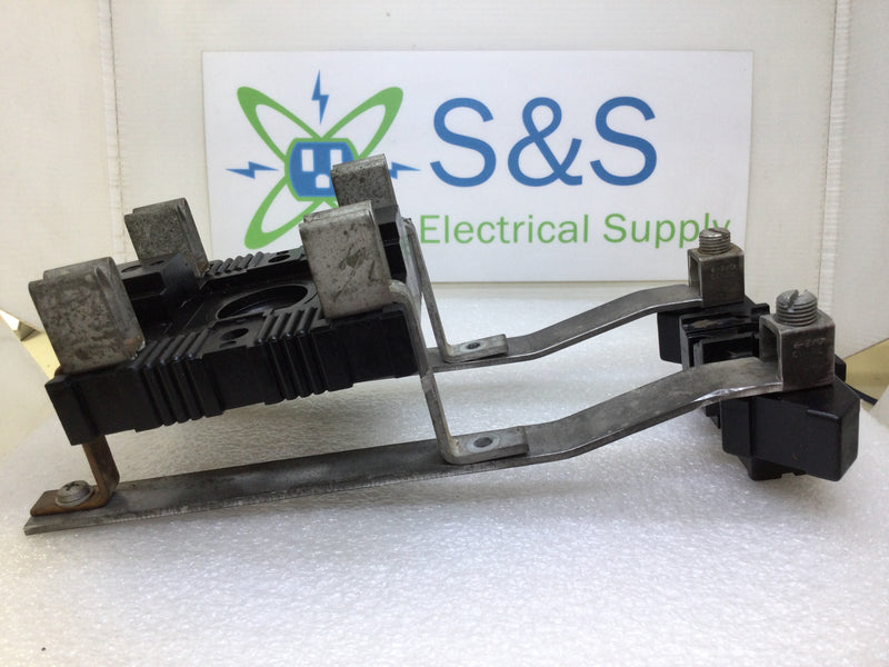 Crouse Hinds 125 Amp 120/240V 1 Phase Meter Socket w/o Lugs-Varied Base Plate