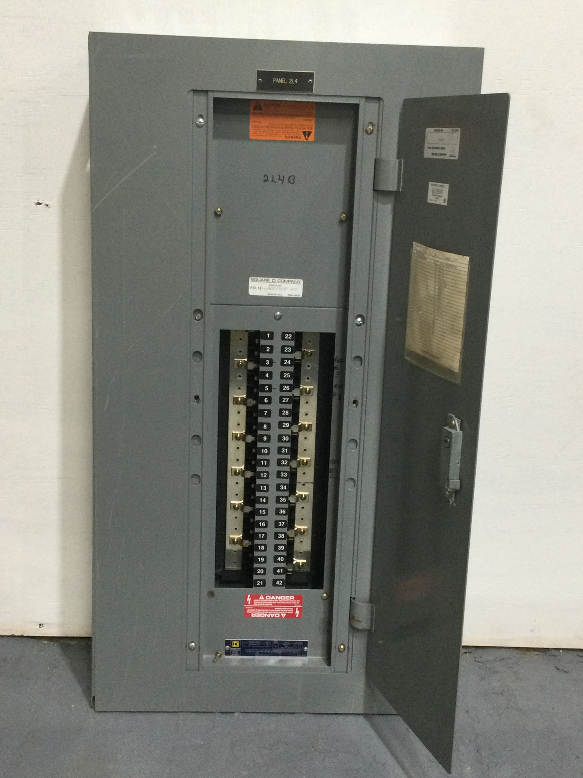Square D 225A 208Y/120VAC 3Ph 4 Wire Series E2 MLO Type QOB Panel Boar