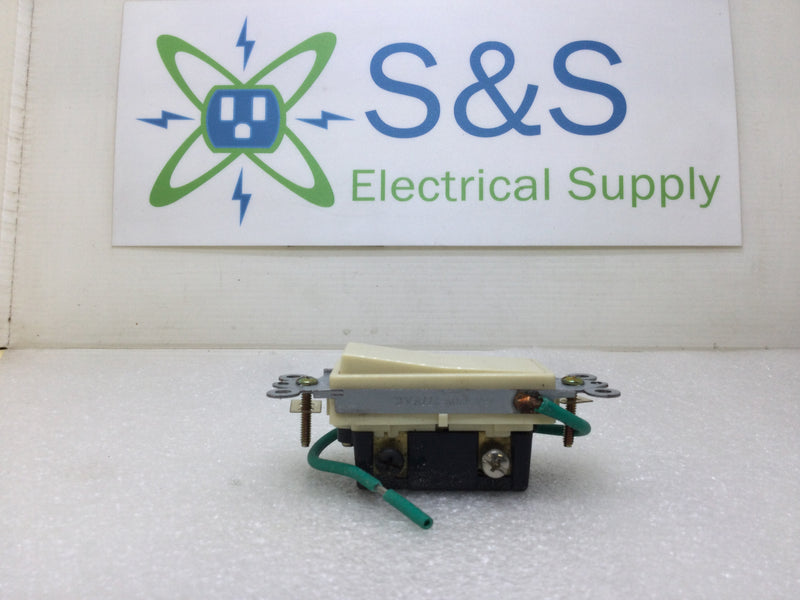 Preferred Industries WH4250-IVORY Decora Style 4-Way Rocker Switch in Ivory (Box of 10)