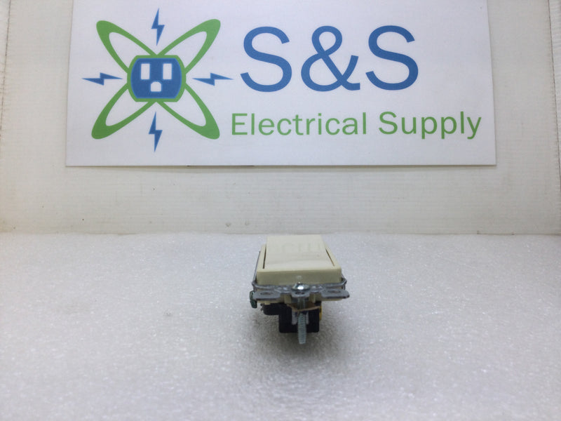 Leviton 5601-2I Decora Style Single Pole Rocker Switch in Ivory 15 Amp 125 VAC (Box of 10)