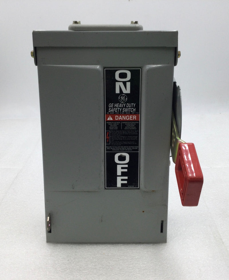 GE TH3221R 30 Amp 3-Phase 240V Heavy-Duty Safety-Switch -Used