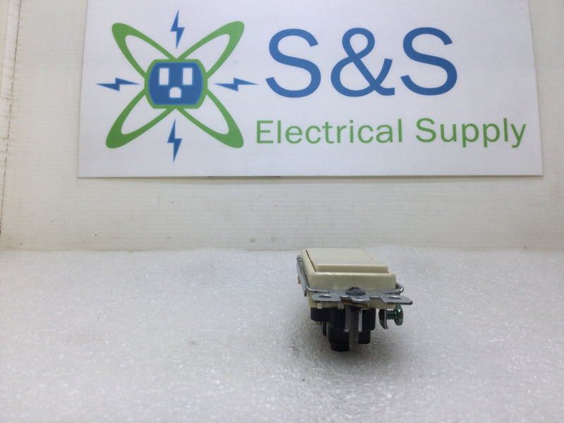 Leviton 5603-2I Decora Style 3-Way Rocker Switch in Ivory 15 Amp 125 VAC (Box of 6)