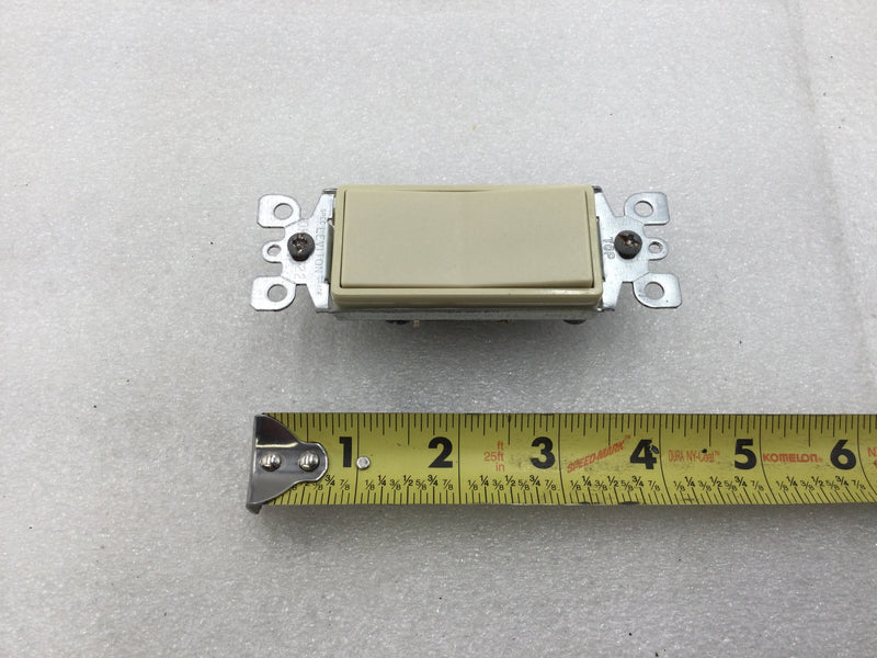 Leviton 5603-2I Decora Style 3-Way Rocker Switch in Ivory 15 Amp 125 VAC (Box of 6)