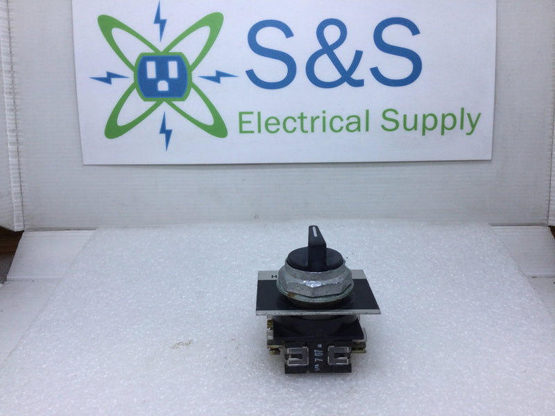 General Electric CR104P 3-Position Black Selector Switch