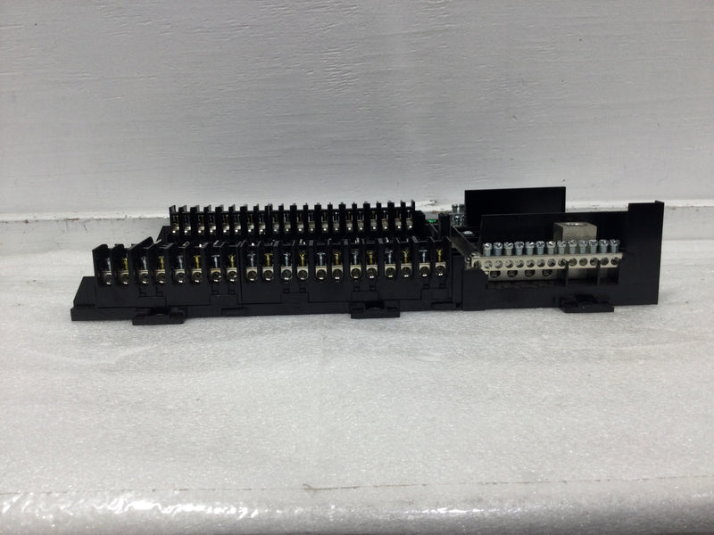 Leviton LP212-ML 225 Amp 20 Space Indoor MLO Load Center Guts Only 10" X 17"