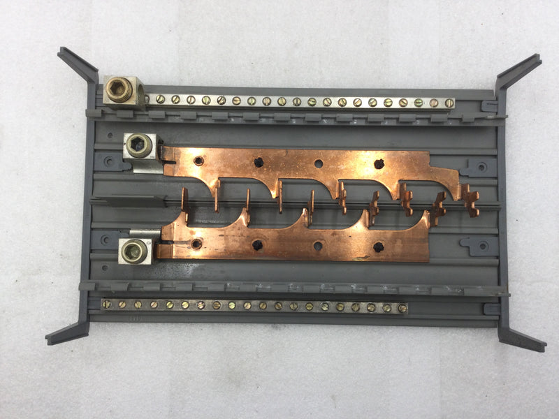 ITE/Siemens G2030ML1150CU 10 Space/30 Circuit 150 Amp Load Center 120/240 VAC Guts Only Copper Buss 9" X 14"