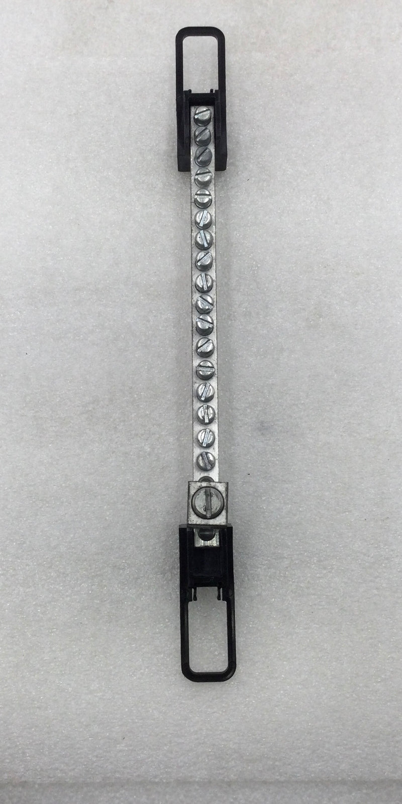 Eaton C-1495 20-Position Neutral-Isolated Grounding-Bar