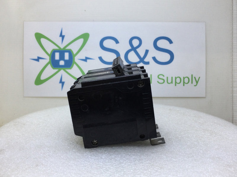 Challenger CBB3040H 40 Amp 3 Pole 240V Bolt-On Circuit Breaker