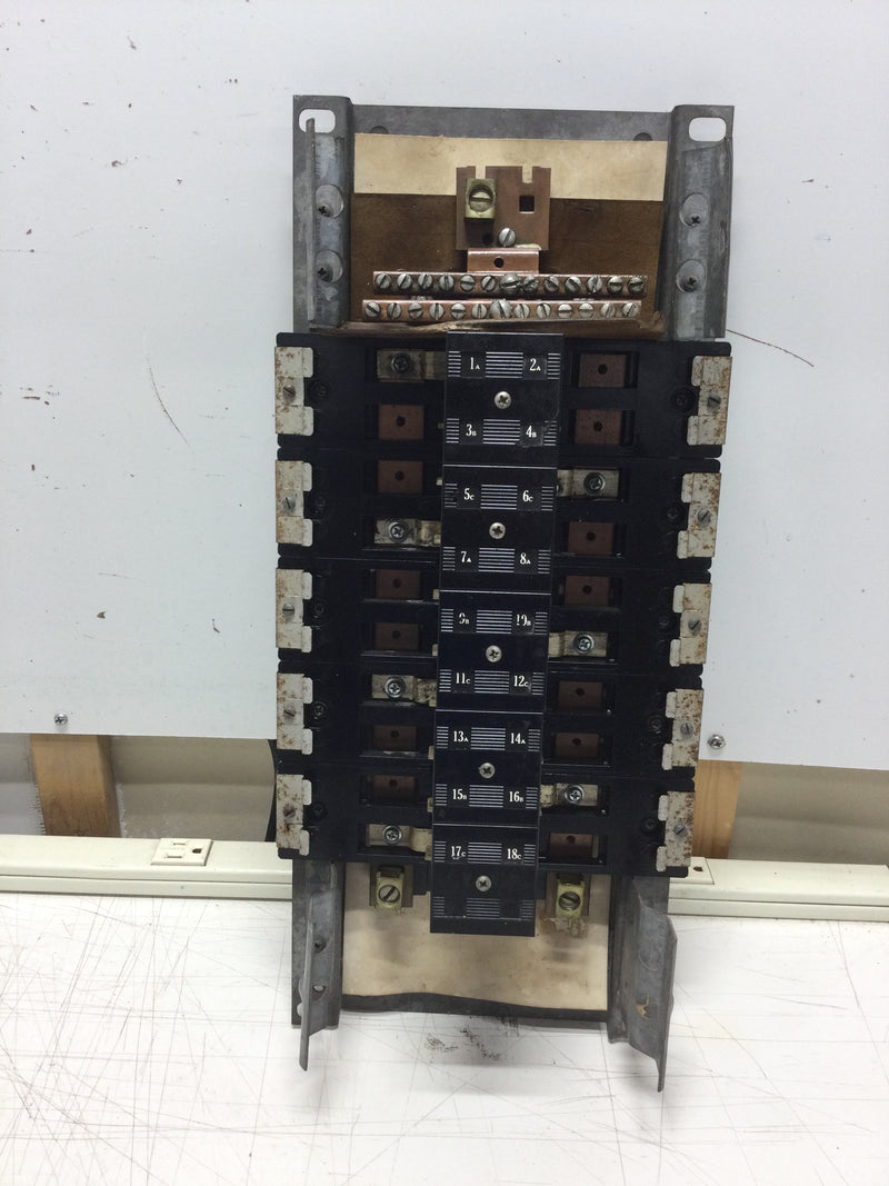 Westinghouse 200 Amp 3 Phase 10 Space/20 Circuit Load Center Guts Only 8" X 18"