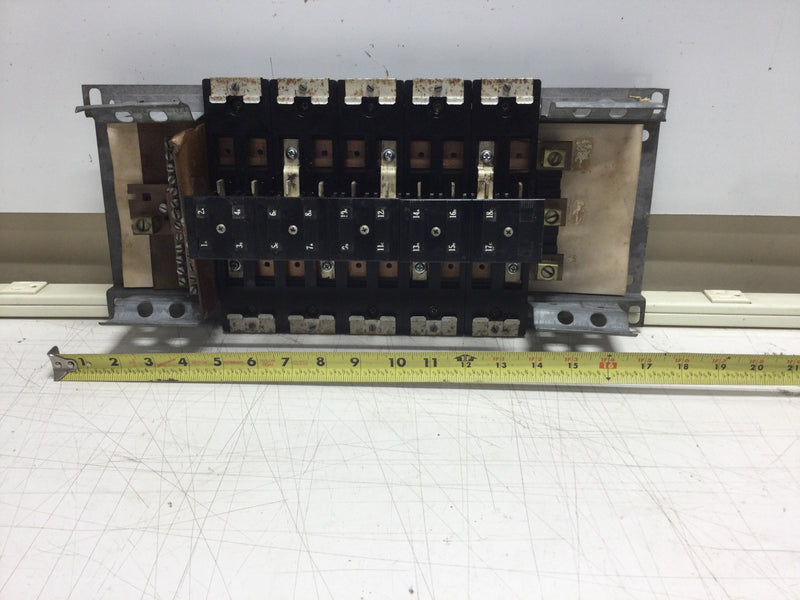 Westinghouse 200 Amp 3 Phase 10 Space/20 Circuit Load Center Guts Only 8" X 18"
