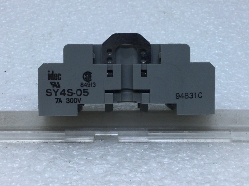 Idec SY4S-05 Relay Socket 7 Amp 300V 14-Blade
