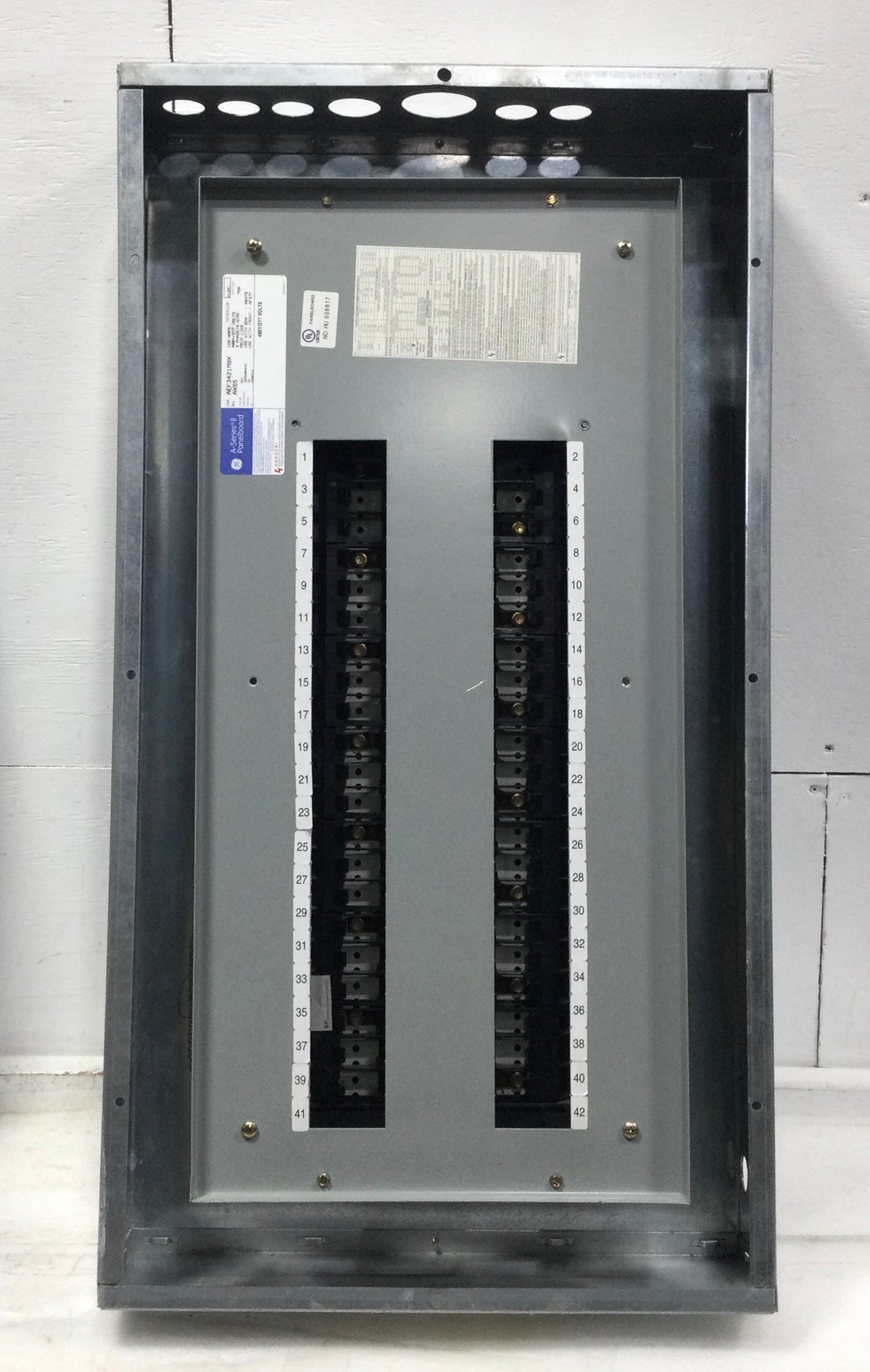 GE/General Electric AEF3421MBX 42 Space 125 Amp 3PH 277/480V Panelboar