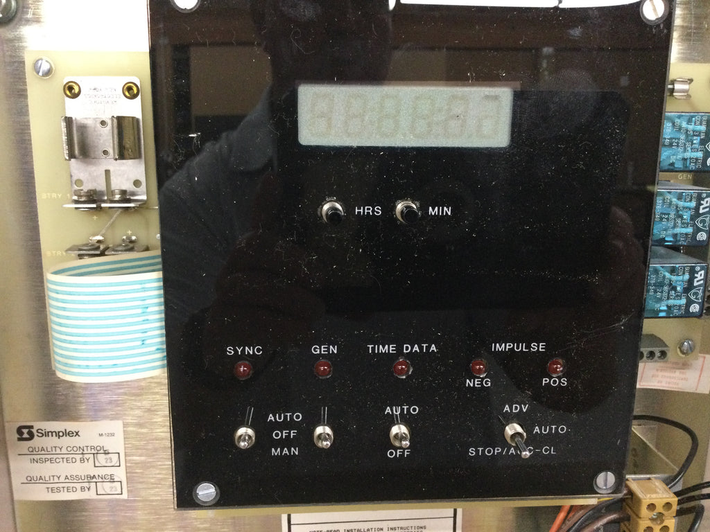 Vintage Simplex 2351-9001 0.8 Amps 60 Hz 120V Master Clock Controller