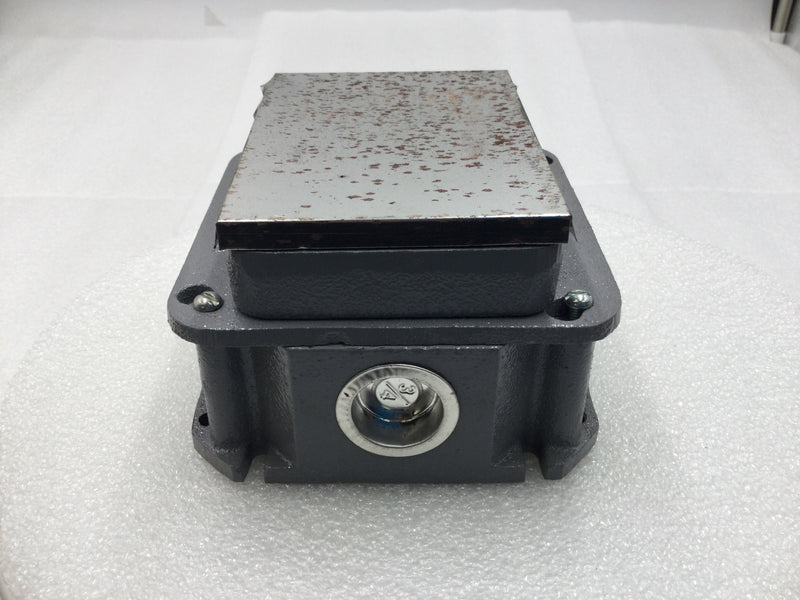 Hubbel B2436 Floor Box Cast Iron Deep Adjustable Box