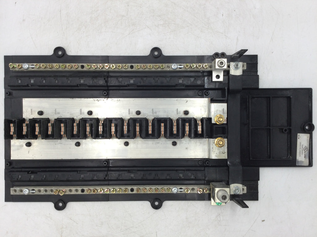 Eaton 16 Space 32 Circuit 200 Amp MLO Panel Guts Only 9" x 19"
