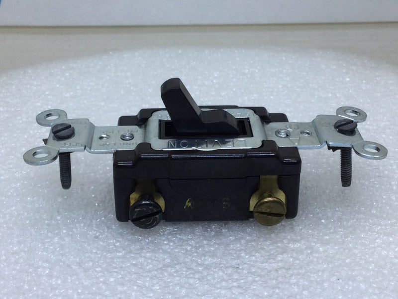 Leviton 5503 15 Amp 120/277VAC 3 Way Tumbler Switch