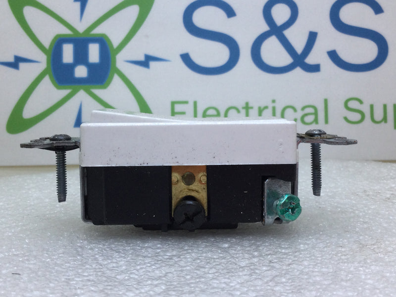 Leviton 5623-2W 20 Amp 120/277V Switch - White