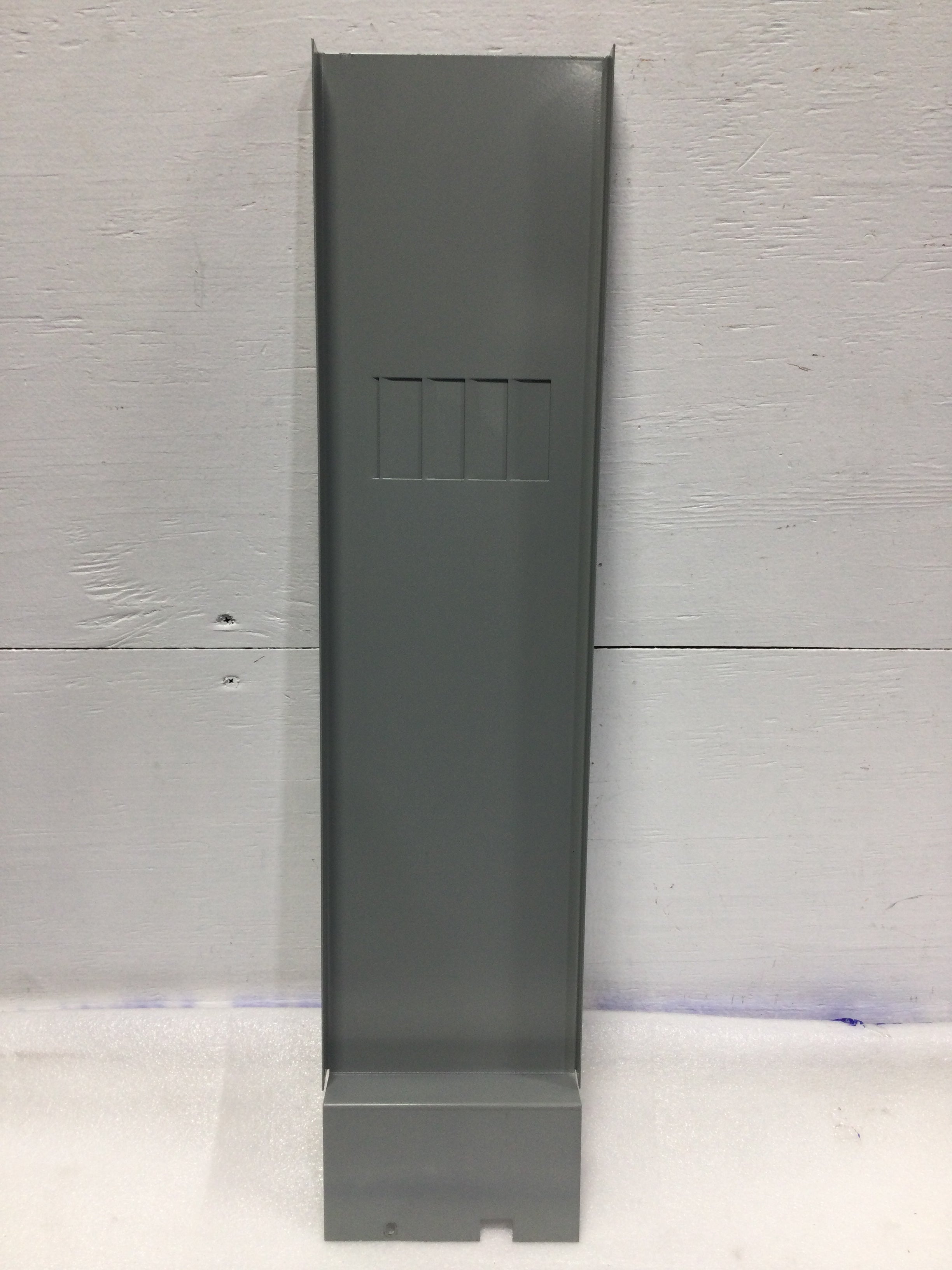 Eaton MBE24L200BTS 200 Amp 4 Space 120/240V Dead Front Only 28