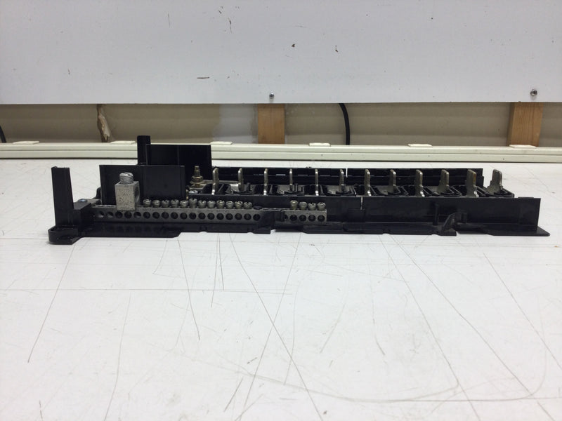 Square D HOM24L125TC 125 Amp 24 Space 120/240 VAC Load Center Guts Only 9" X 16"