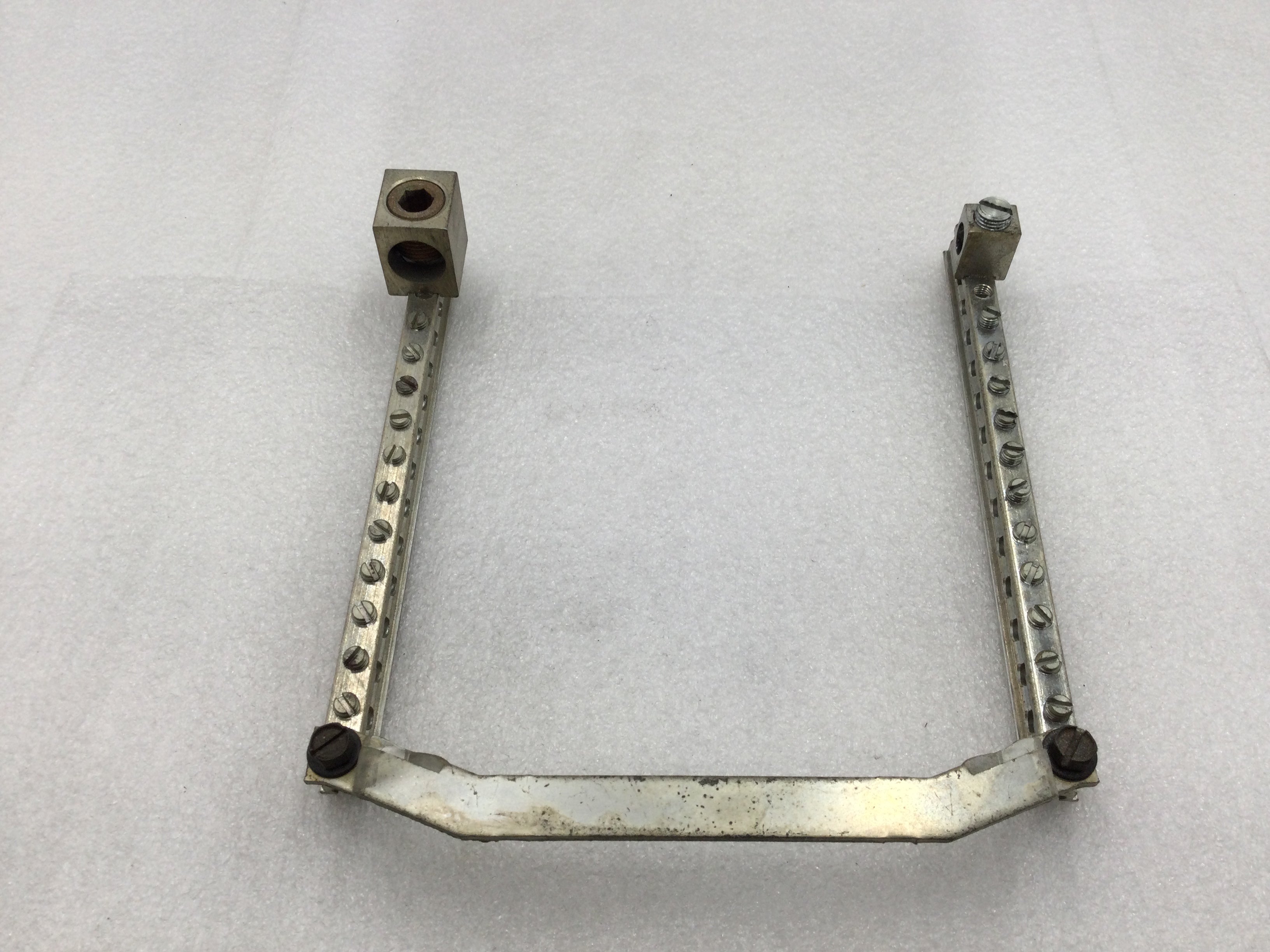 ITE M1224MB1150F/S Load Center Neutral/Ground Bar Kit with Lower Conne