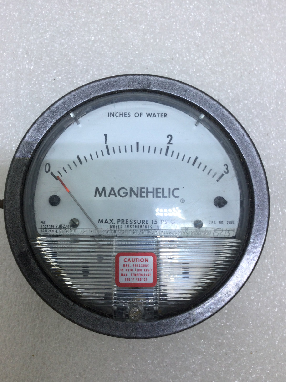 Dwyer 2003 Magnehelic Water Pressure Gauge 0-3 Inch Water 15 PSIG 2003