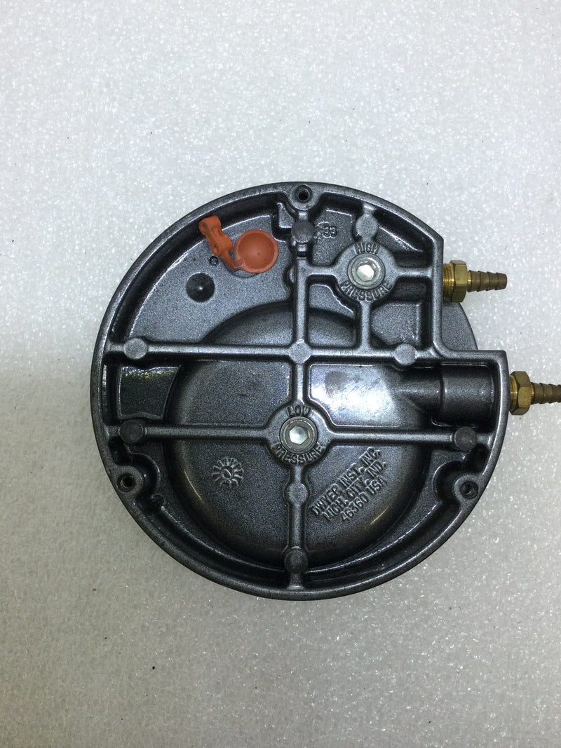 Dwyer 2003 Magnehelic Water Pressure Gauge 0-3 Inch Water 15 PSIG 2003C