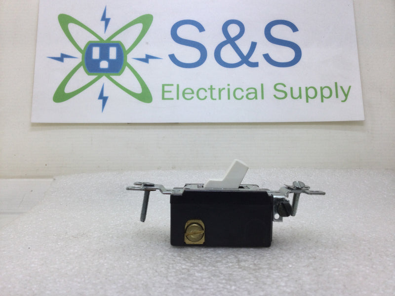 Bryant Electric White 3-Way Switch 15 Amp 120-277 VAC