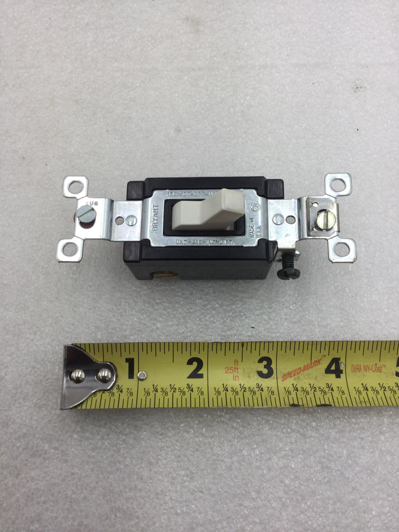 Bryant Electric White 3-Way Switch 15 Amp 120-277 VAC