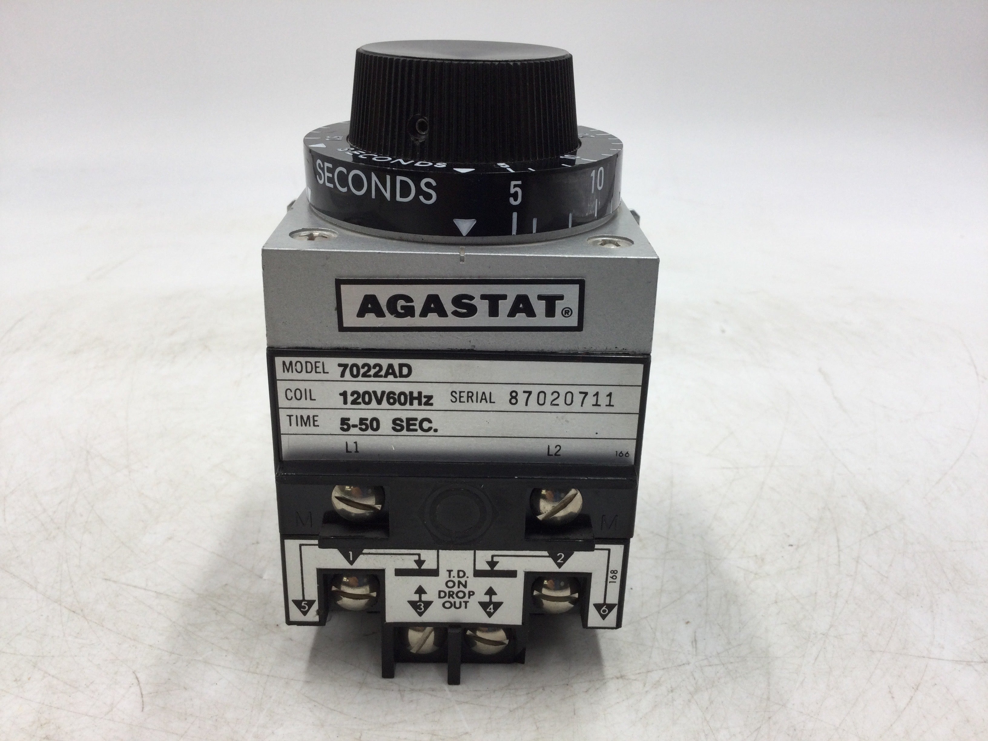 AGASTAT 7022AD Pneumatic Timing Relay 5-50 Sec. 120V 60Hz Ser. 8702071