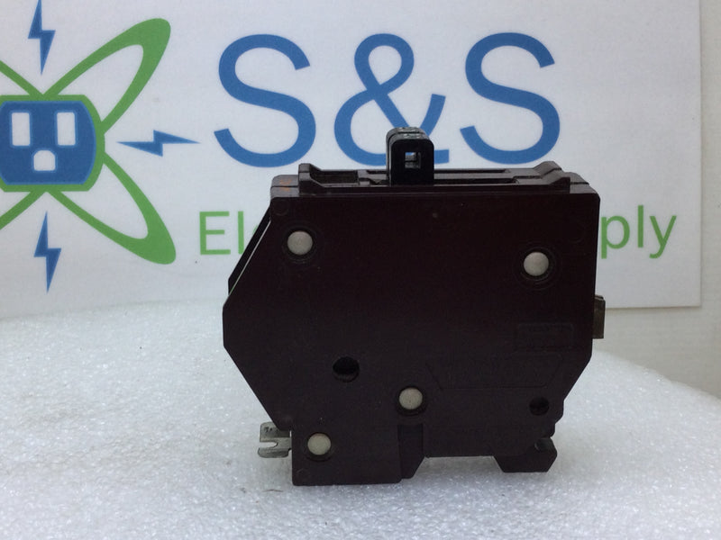 Wadsworth A2020 20 Amp 2 Pole Tandem Circuit Breaker - Metal Foot - Flaw