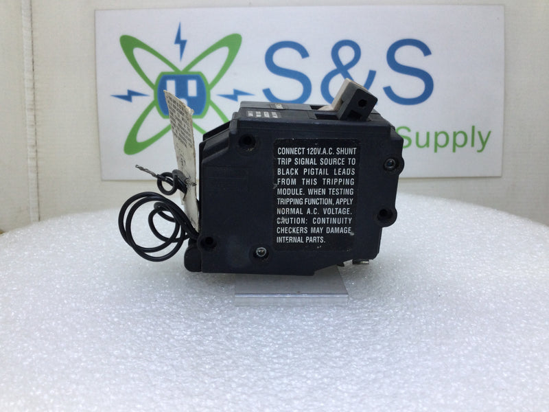 Cutler Hammer CH120 20 Amp 1 Pole 120/240V Breaker w/Shunt Trip - Plastic Foot