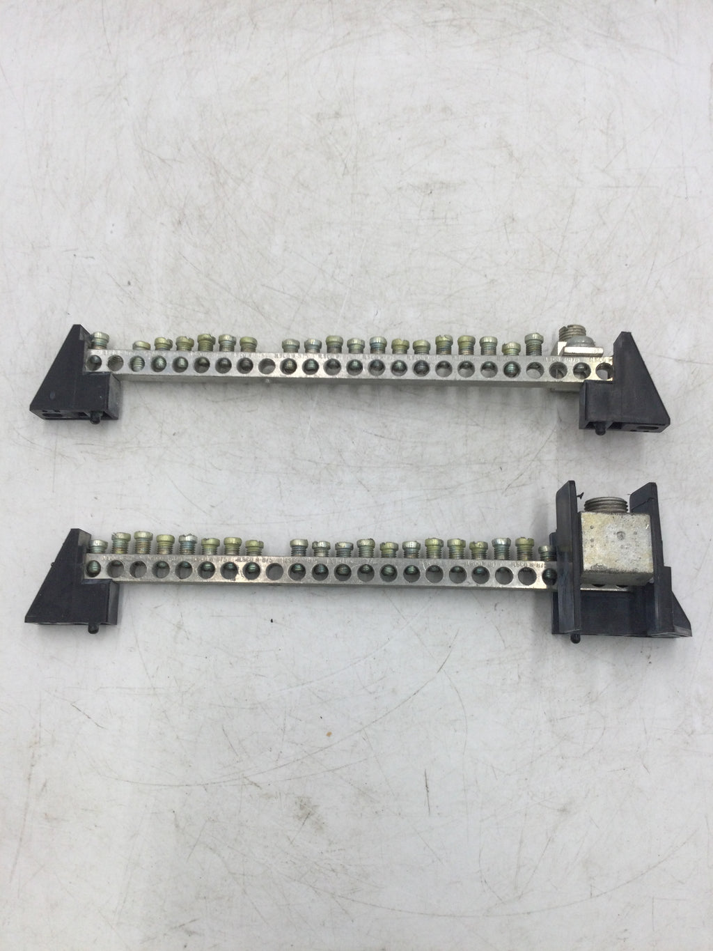 Ilsco N875 20 Position Neutral and Ground Bar Kit w/ Lug Connections