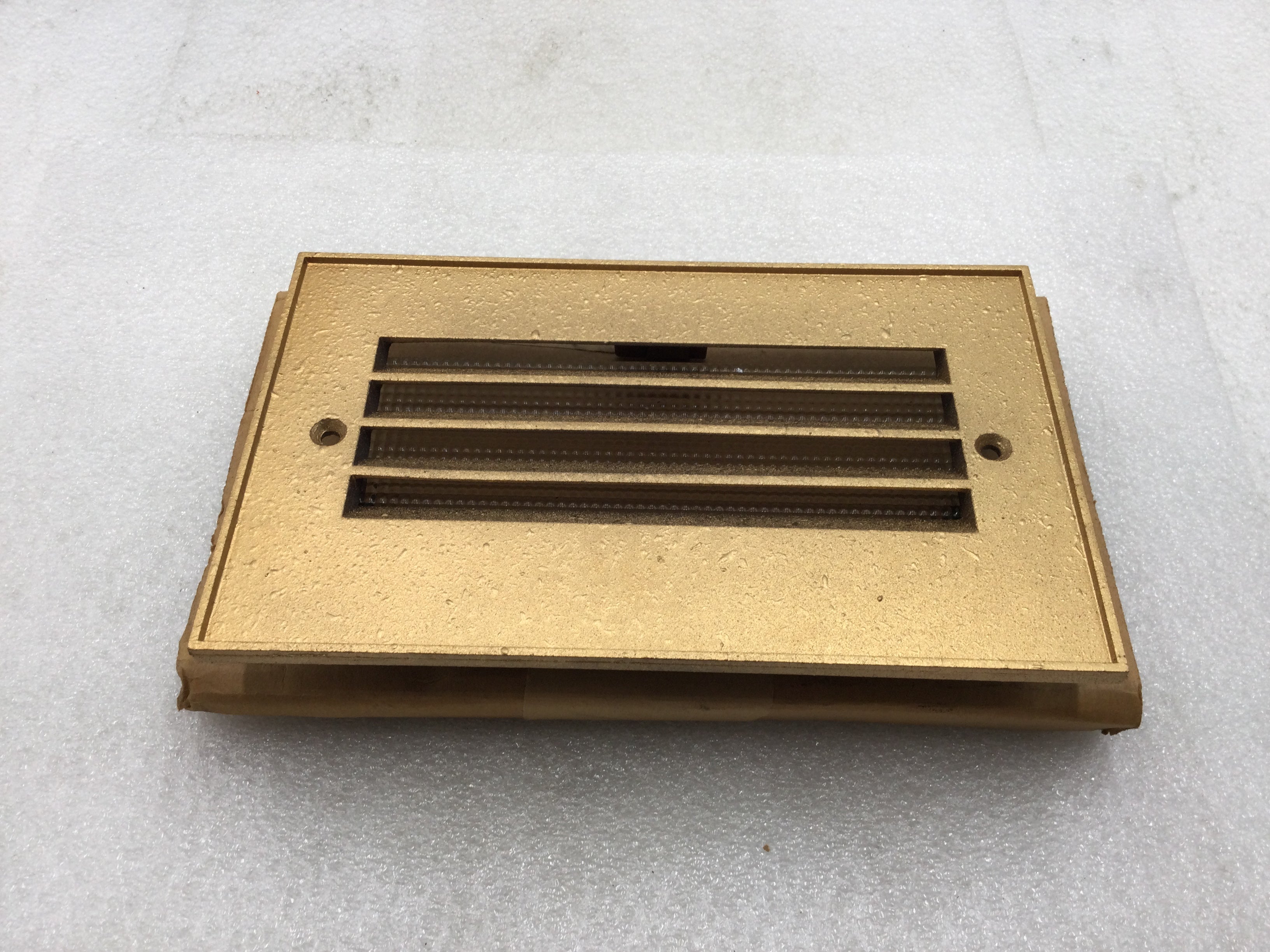 Precision Cast Aluminum Horizontal Louver Step Light Plate in Gold 8.5